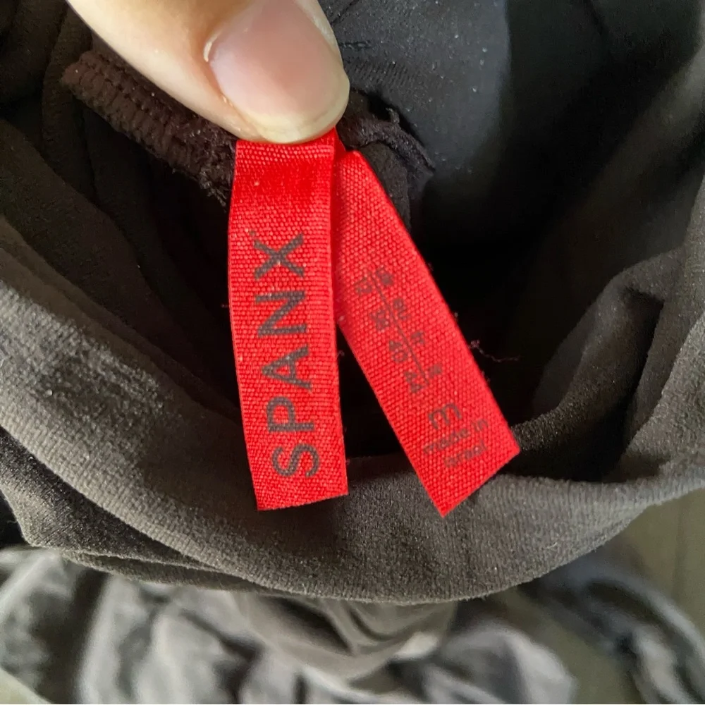 Spanx On Top And In Control Classic Turtleneck Bittersweet NWT Shaping Smoothing - Picture 8 of 10